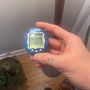 Tamagotchi connection V6 Music star / Virtual Pet - Blue